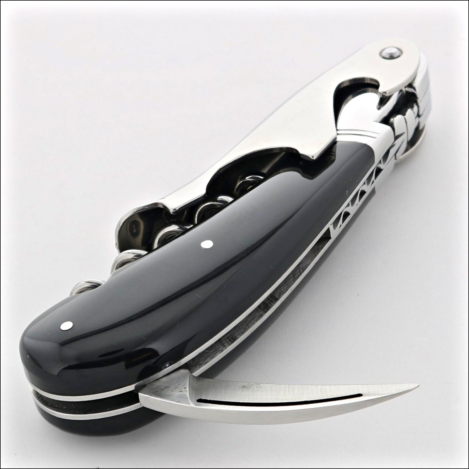 Laguiole Magnum Black Horn Tip Corkscrew - E