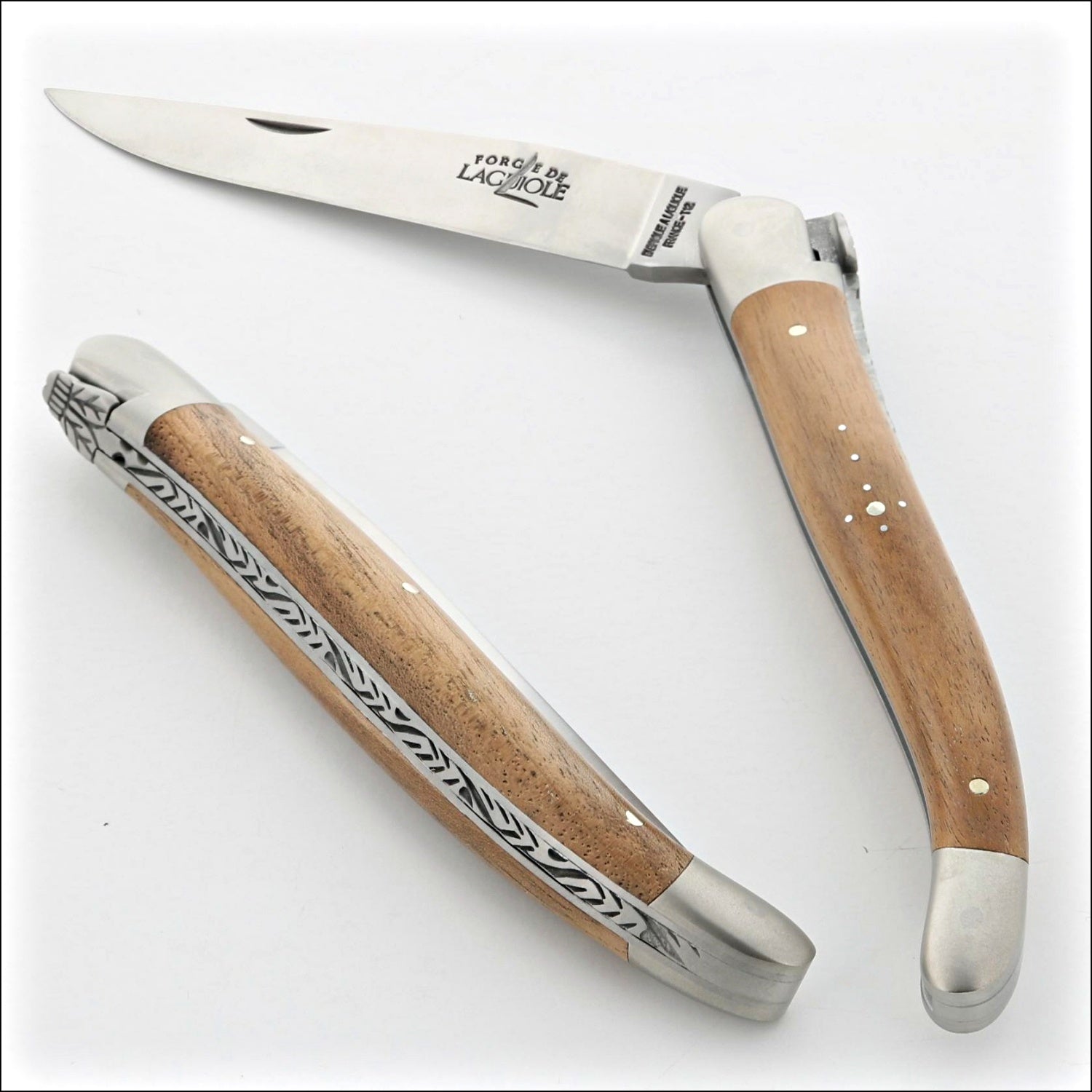 Forge de Laguiole 12 cm Chiseled Bee Folding Knives with Damascus Blad -  Forge de Laguiole USA